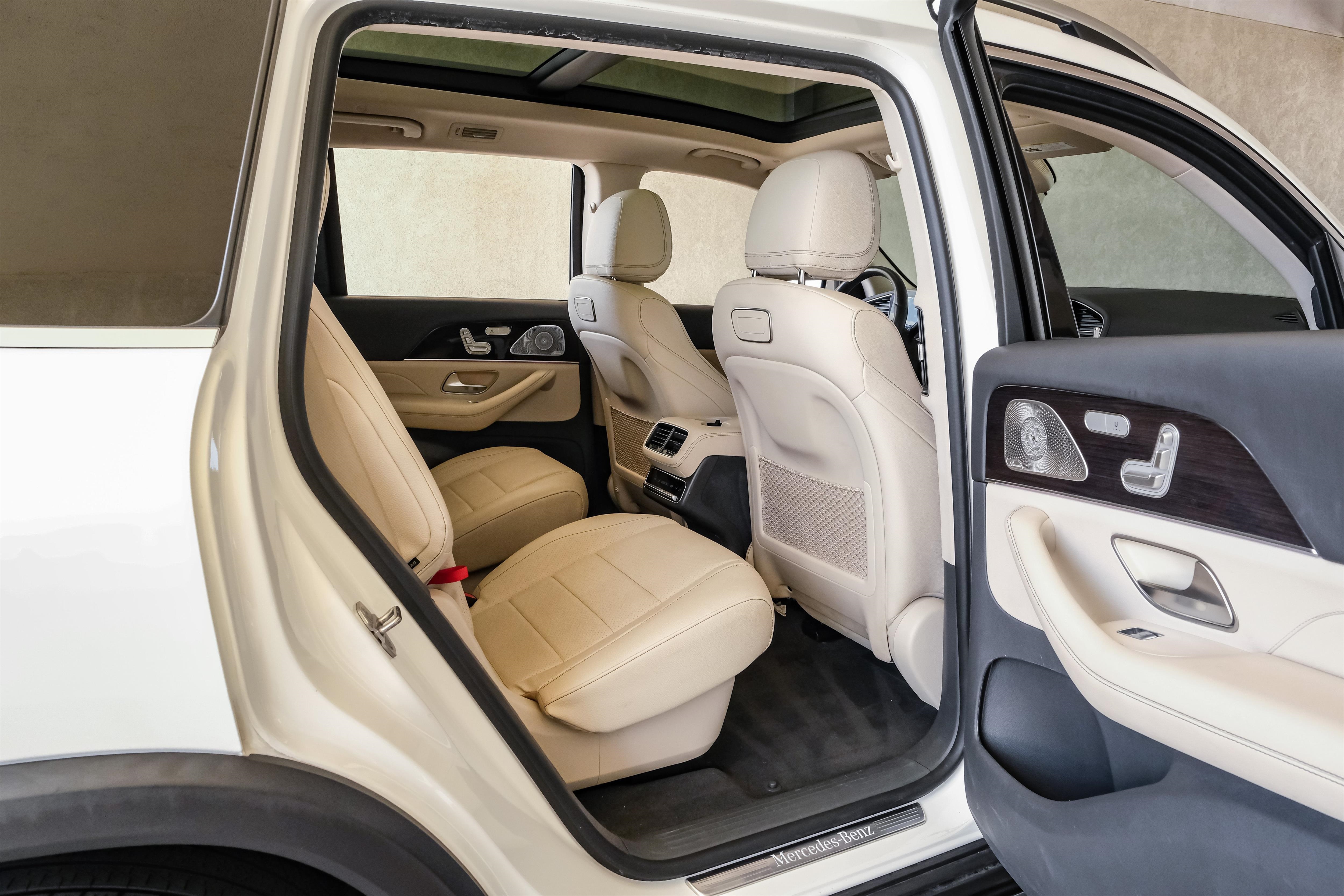 Vehicle image 27 of 85