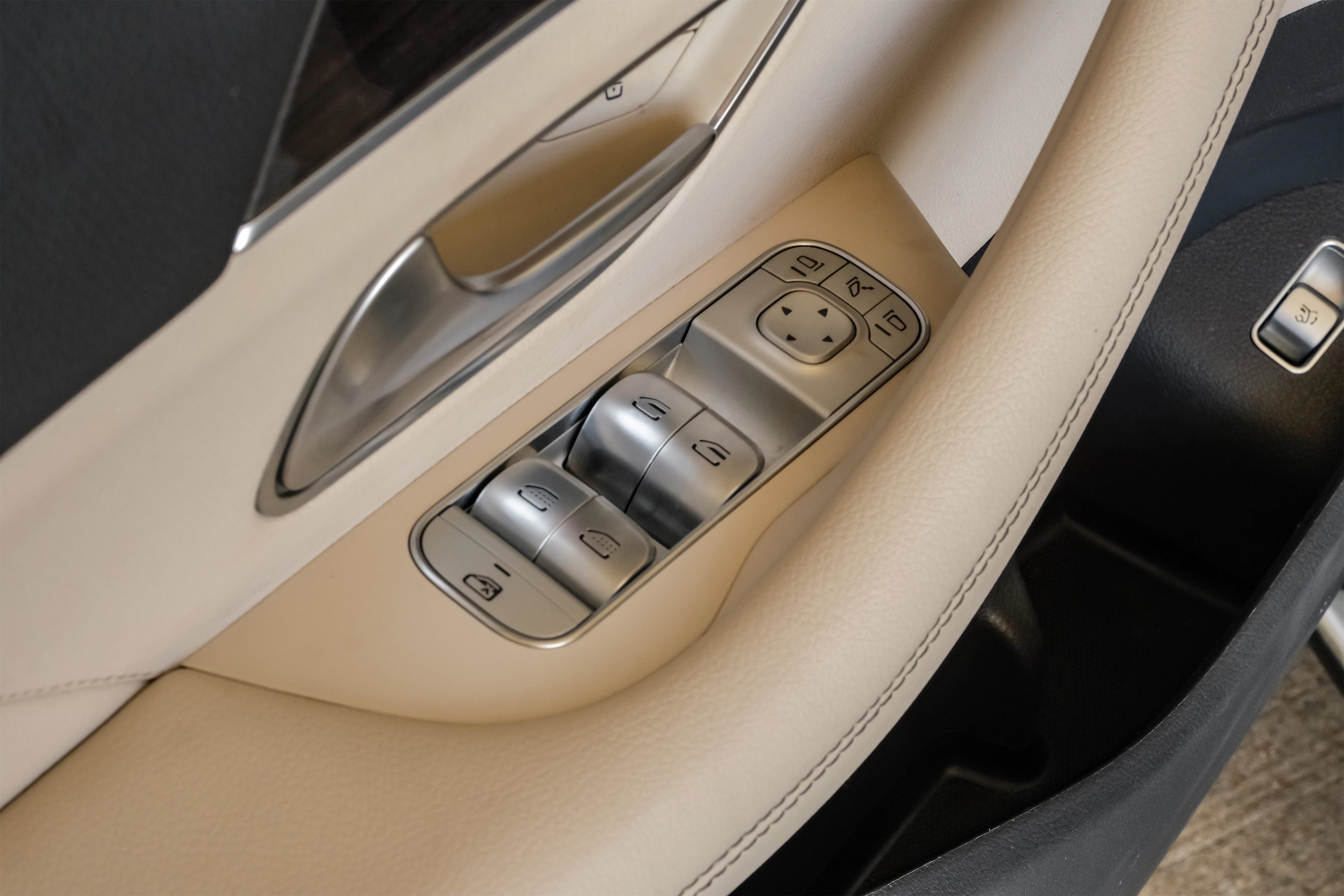 Vehicle image 61 of 85