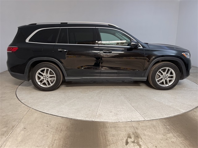 Vehicle image 4 of 25
