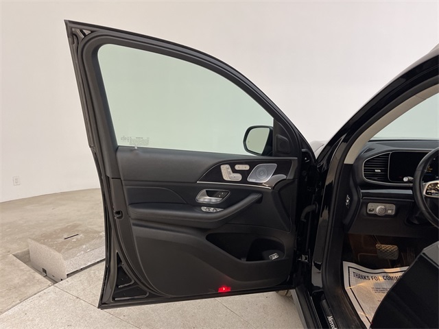 Vehicle image 15 of 25