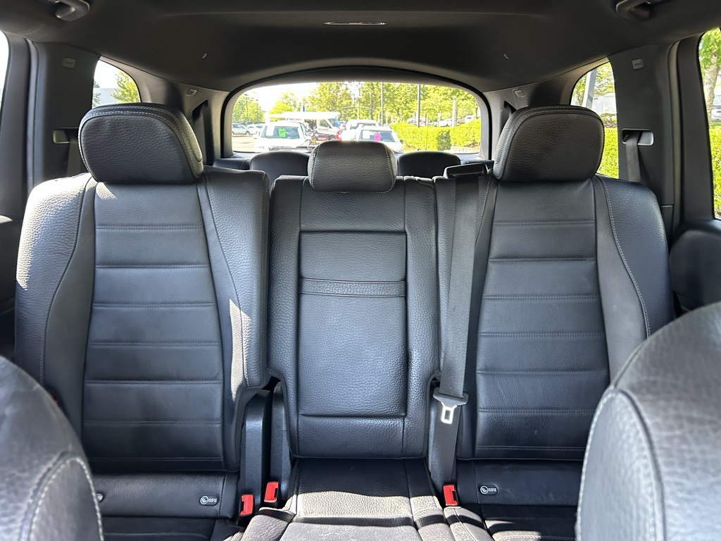 Vehicle image 22 of 34