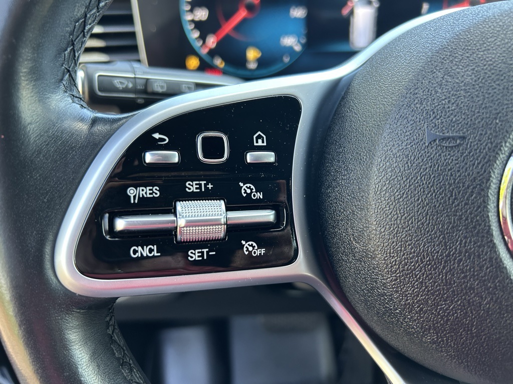 Vehicle image 16 of 34