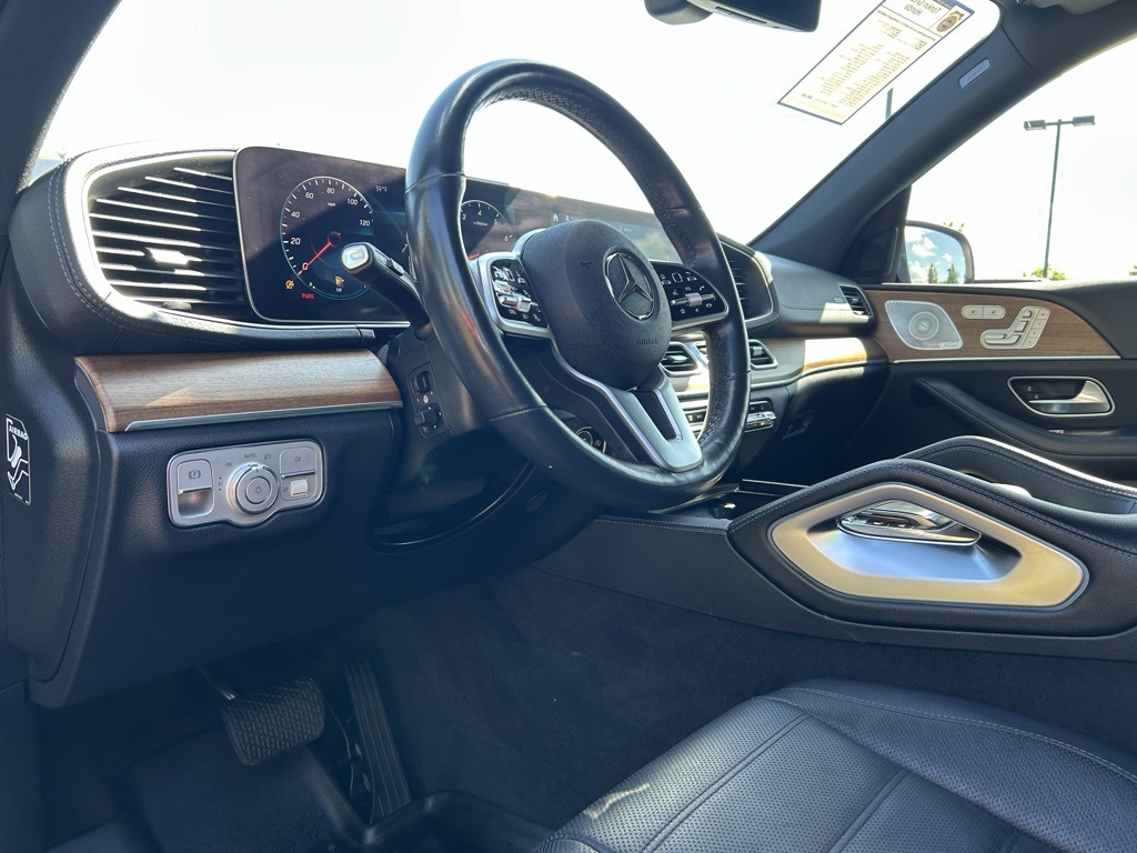 Vehicle image 14 of 34