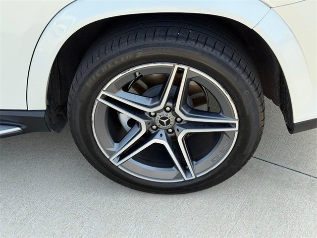 Vehicle image 8 of 27