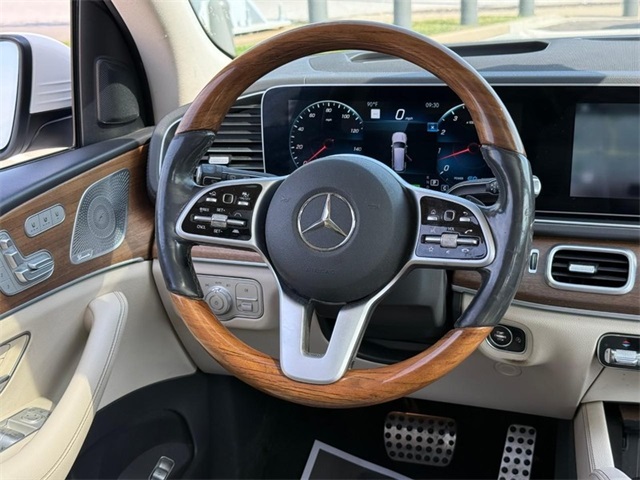 Vehicle image 26 of 27