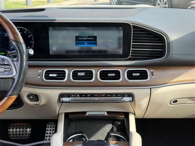 Vehicle image 12 of 27