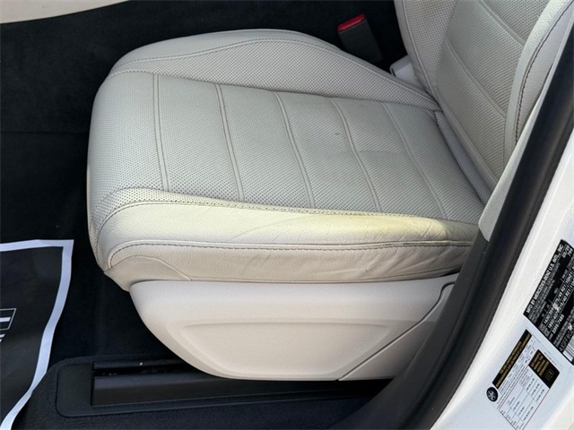 Vehicle image 20 of 27