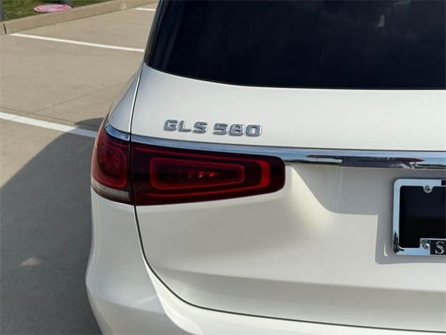 Vehicle image 17 of 27