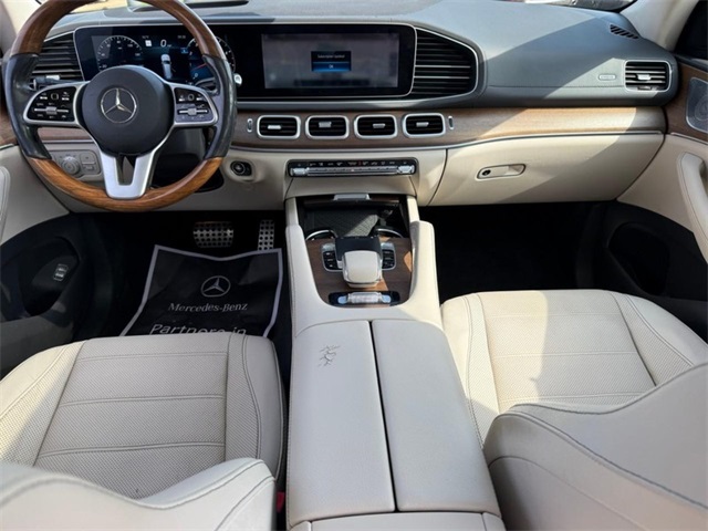 Vehicle image 13 of 27