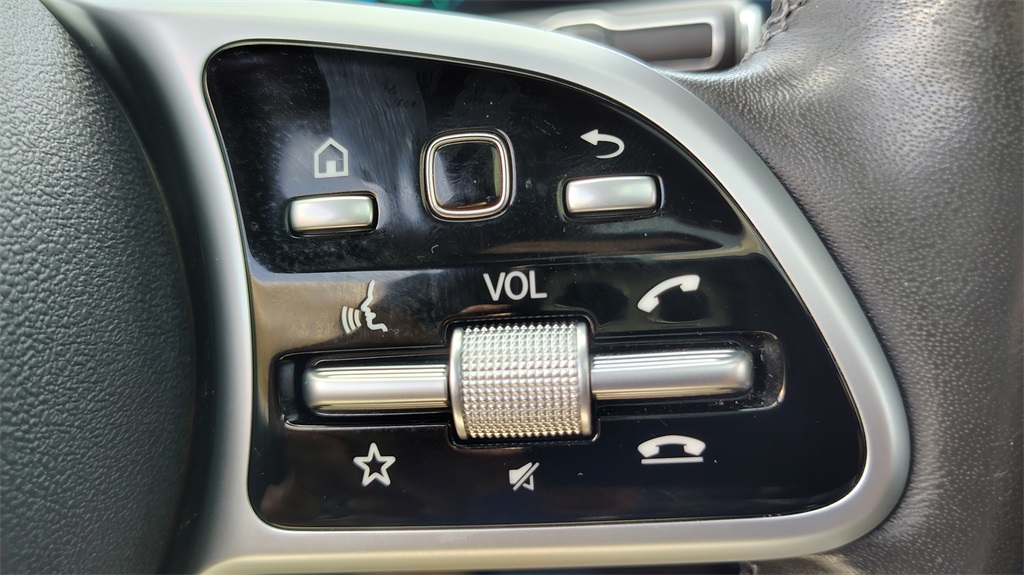 Vehicle image 36 of 46