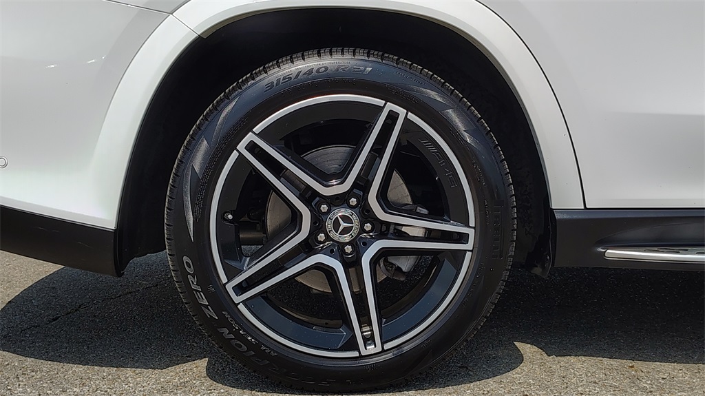 Vehicle image 9 of 46