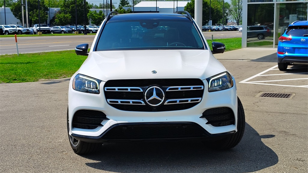 Vehicle image 2 of 46