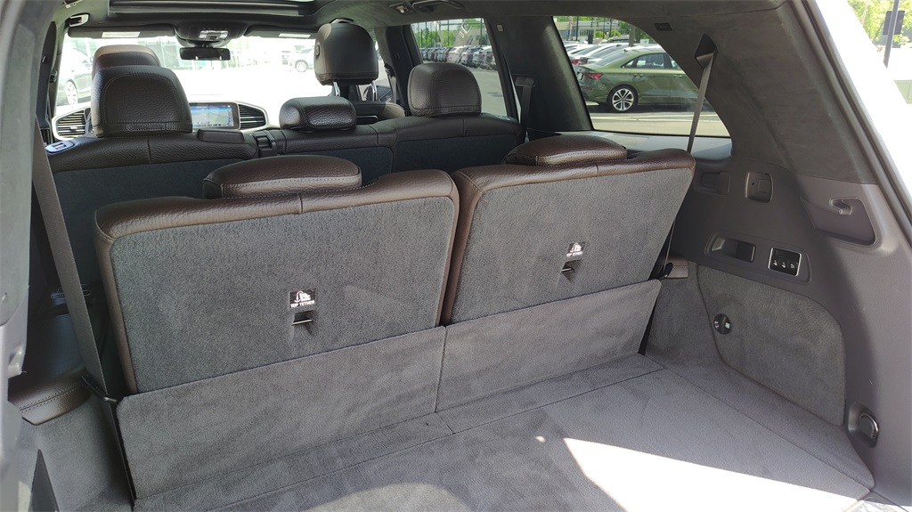 Vehicle image 41 of 46