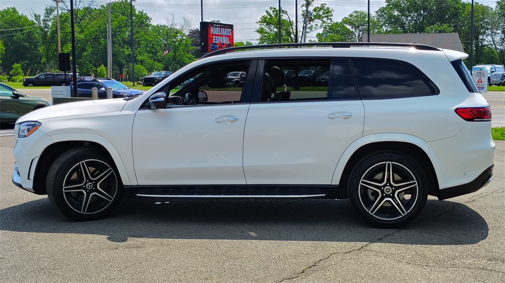 Vehicle image 8 of 46
