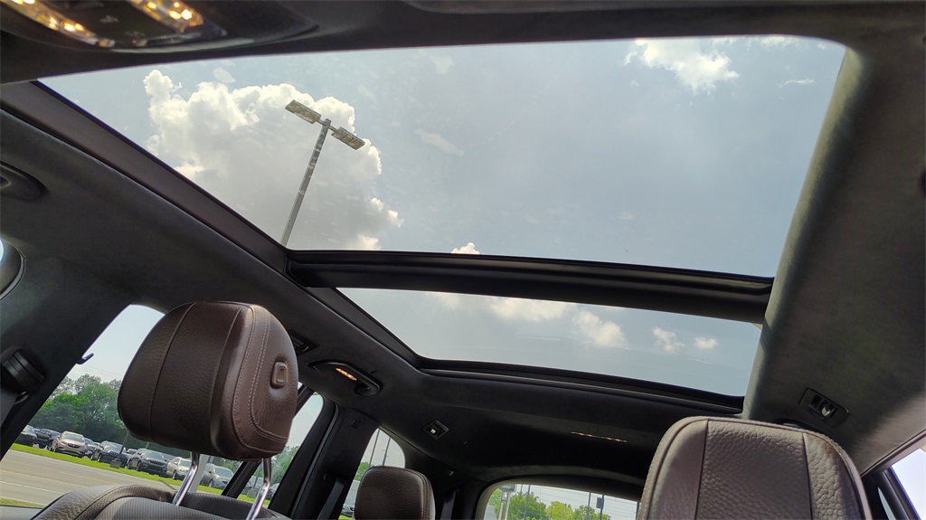 Vehicle image 19 of 46