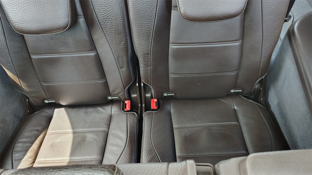 Vehicle image 16 of 46
