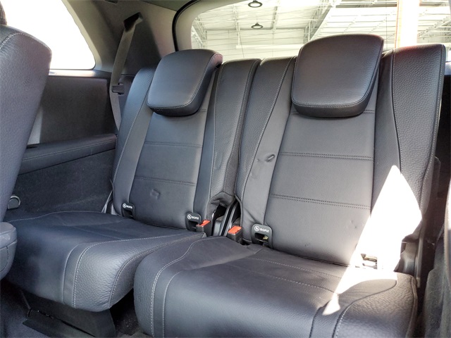 Vehicle image 10 of 39