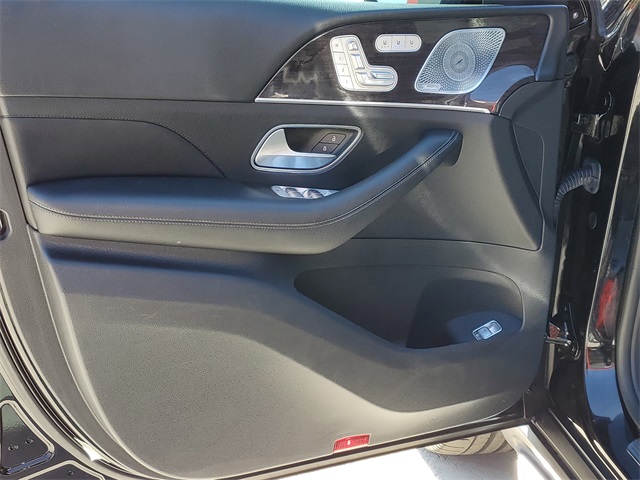 Vehicle image 22 of 39