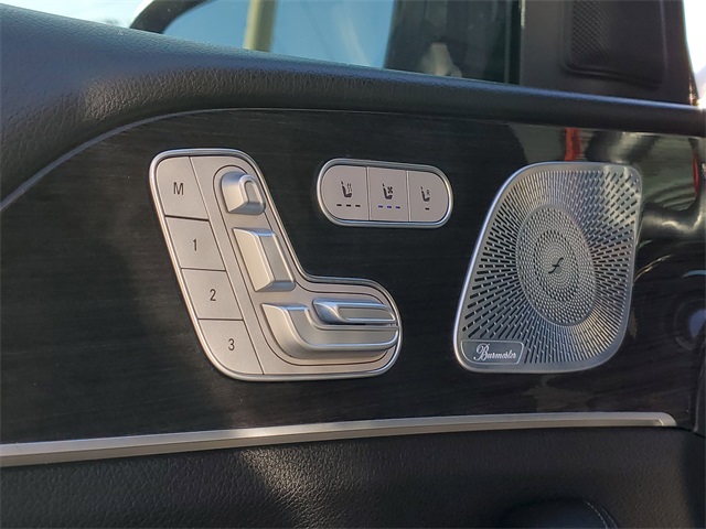 Vehicle image 37 of 39
