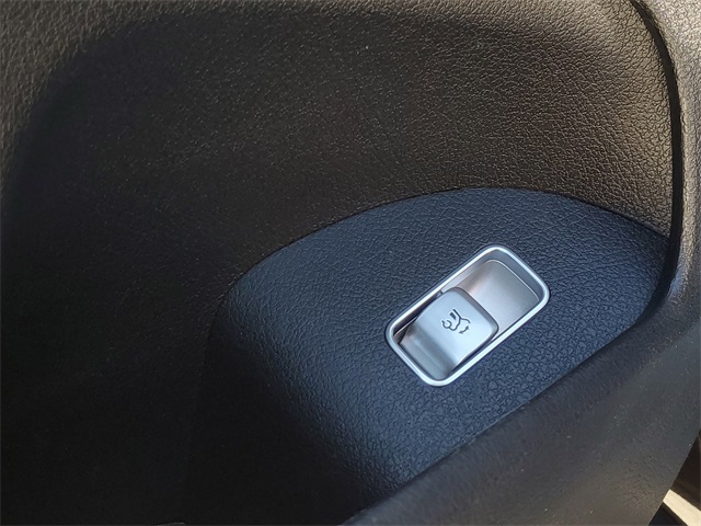 Vehicle image 24 of 39