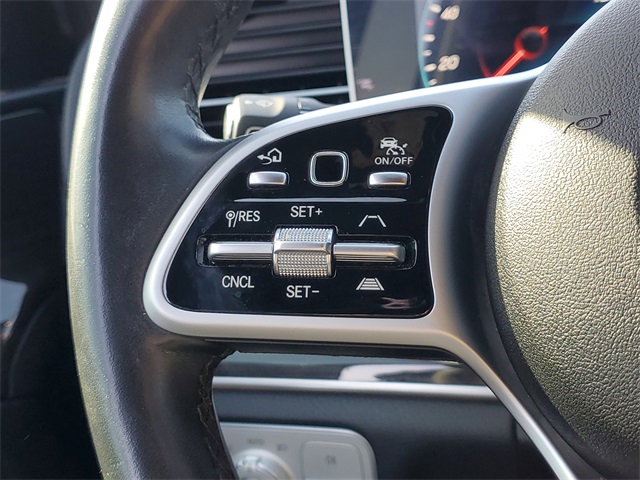 Vehicle image 34 of 39