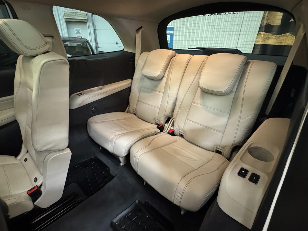 Vehicle image 11 of 49