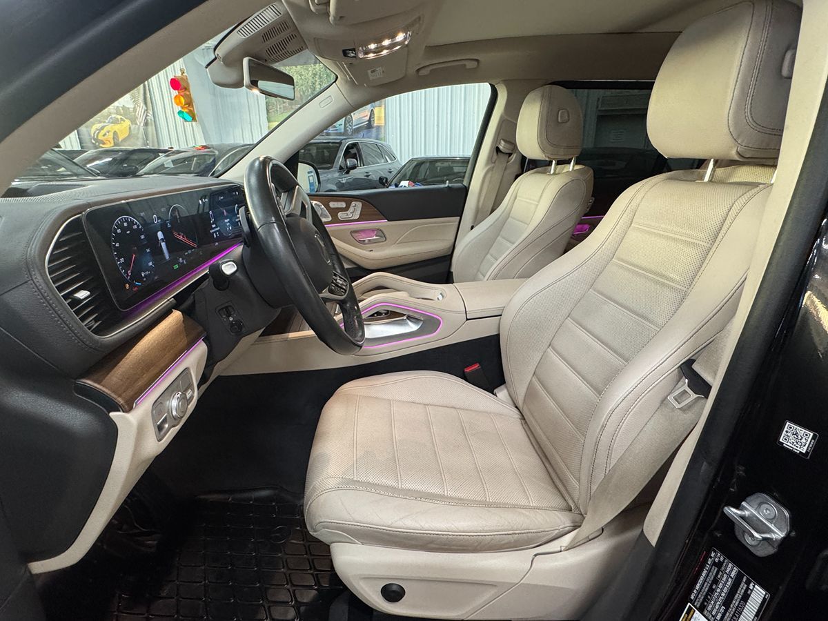 Vehicle image 18 of 49