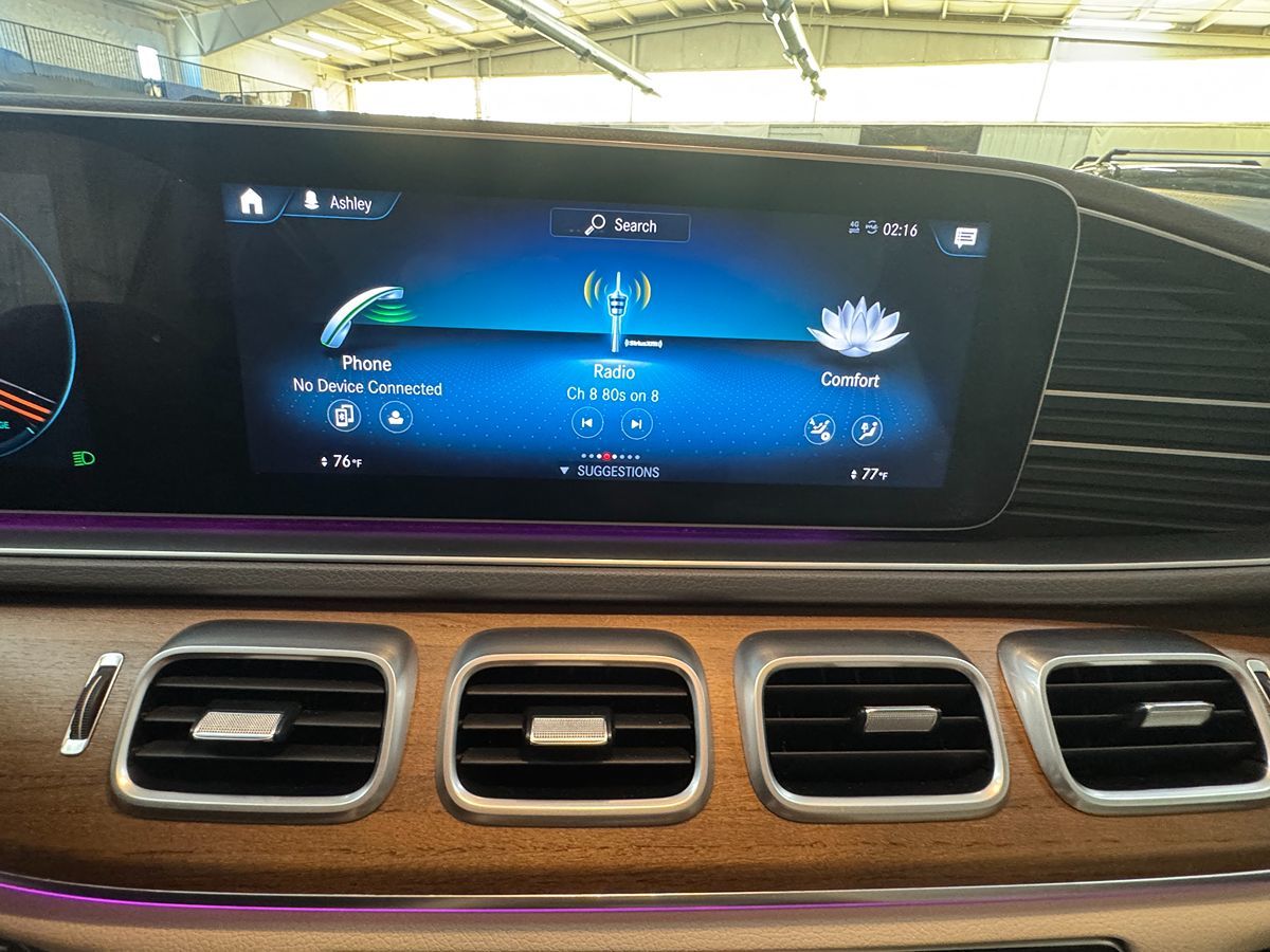 Vehicle image 26 of 49