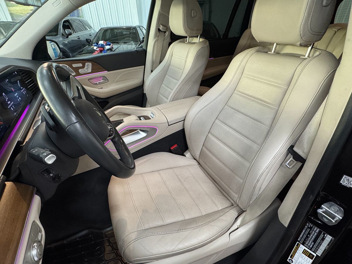 Vehicle image 14 of 49