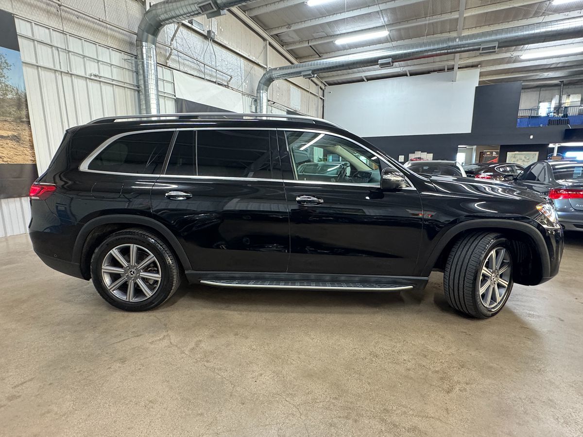 Vehicle image 4 of 49