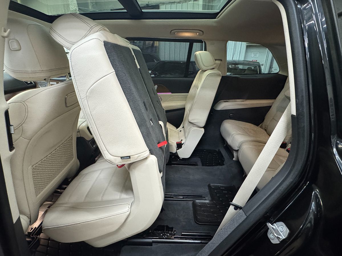 Vehicle image 15 of 49