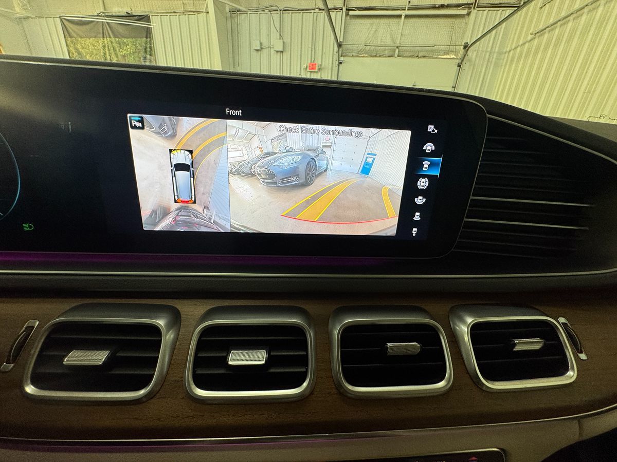 Vehicle image 29 of 49