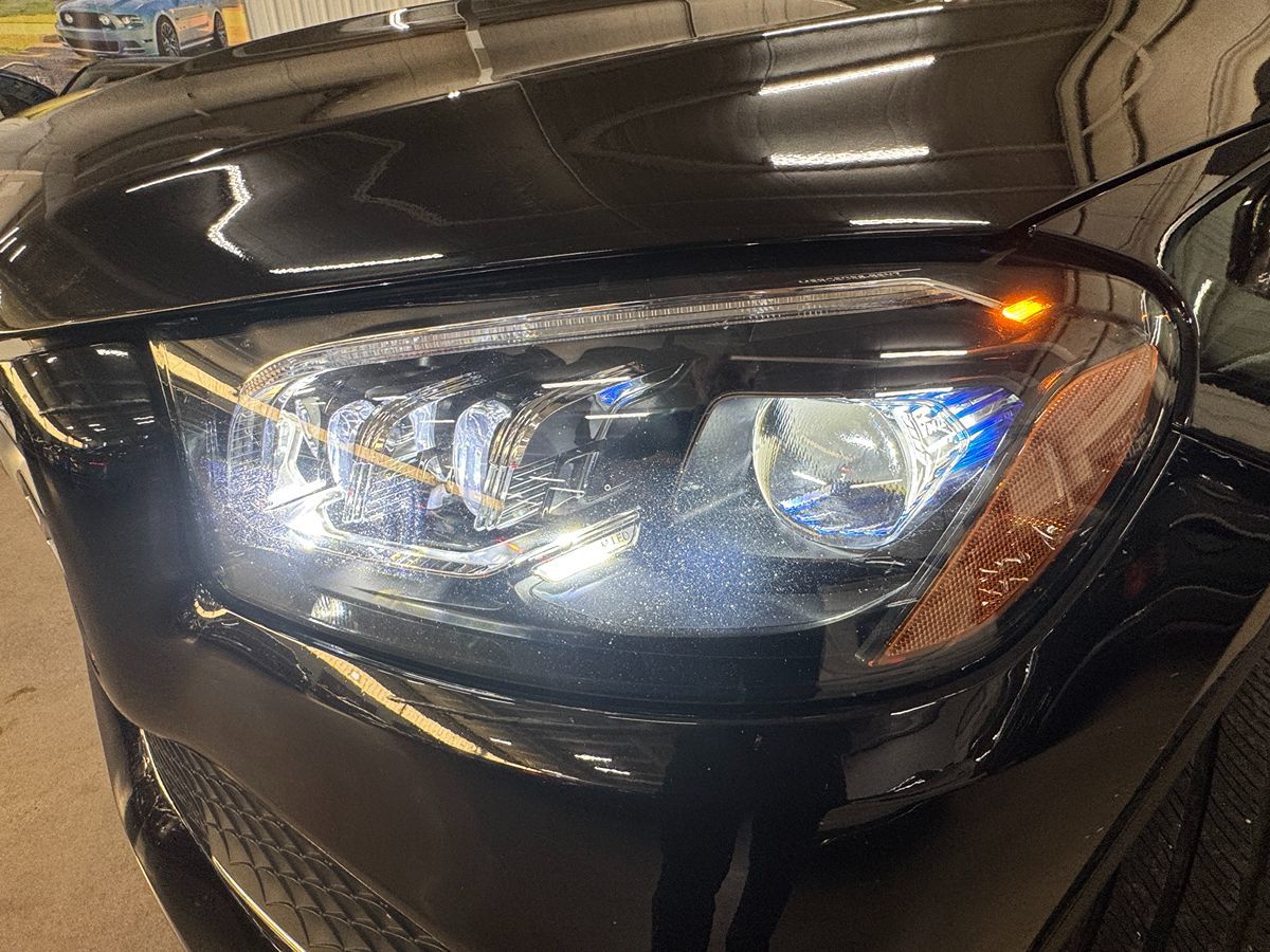Vehicle image 40 of 49