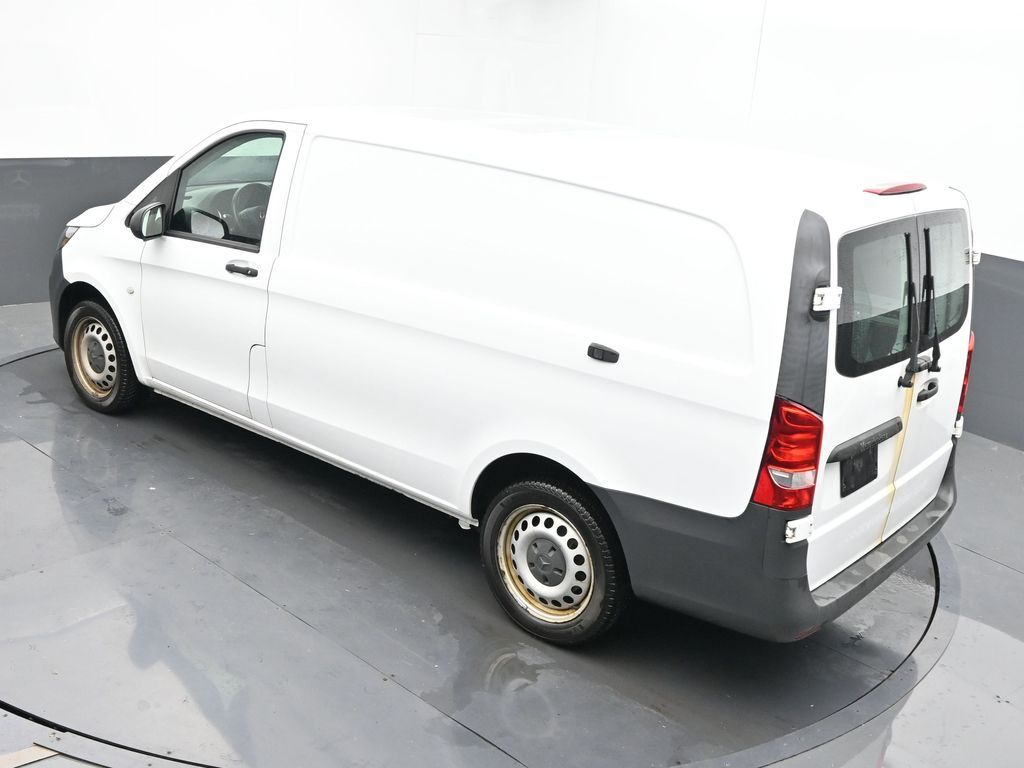 Vehicle image 34 of 58