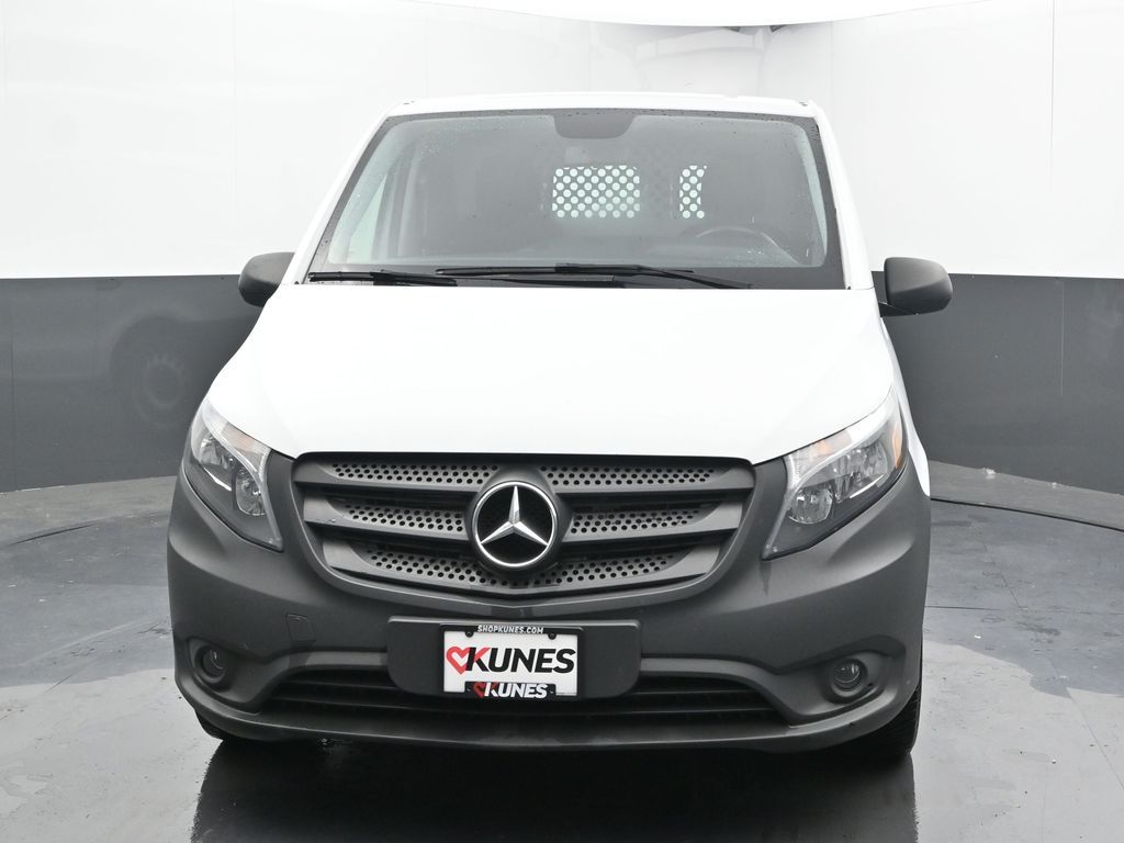 Vehicle image 7 of 58