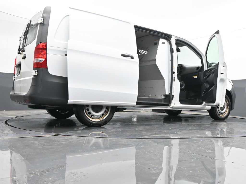 Vehicle image 30 of 58