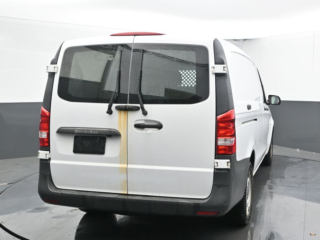Vehicle image 28 of 58