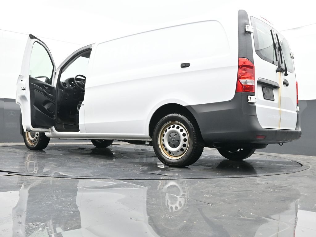 Vehicle image 38 of 58