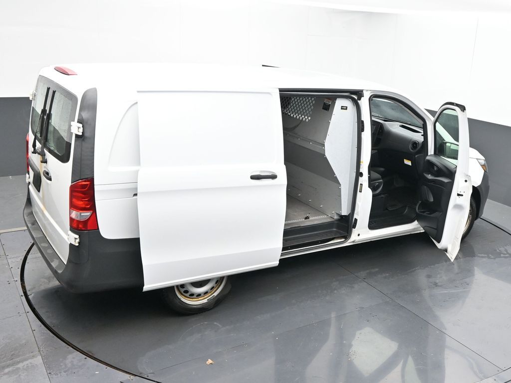 Vehicle image 53 of 58