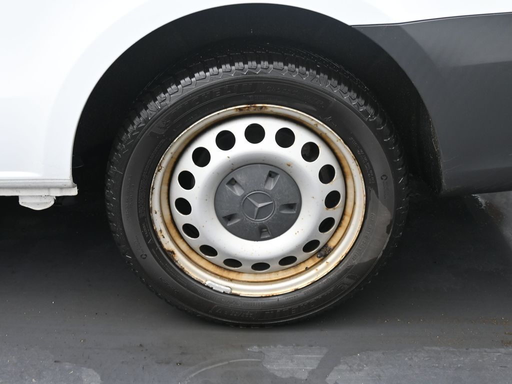 Vehicle image 43 of 58