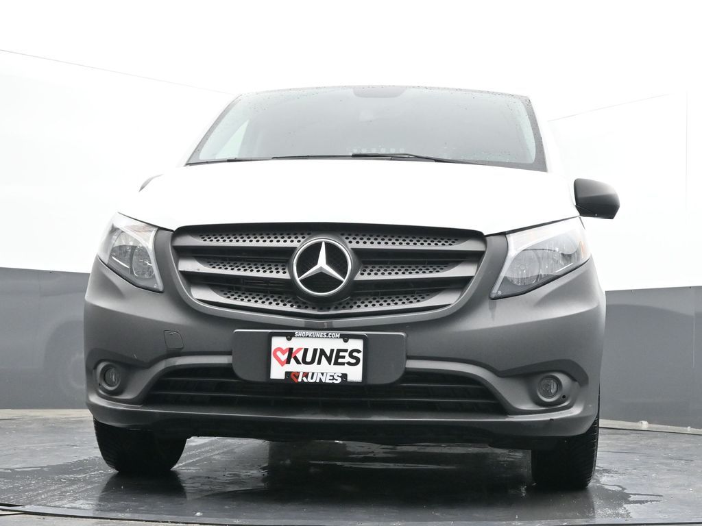 Vehicle image 8 of 58