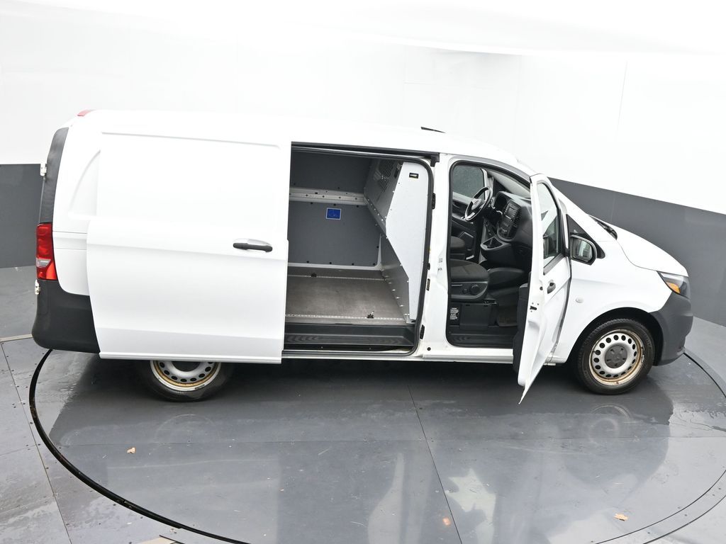 Vehicle image 22 of 58