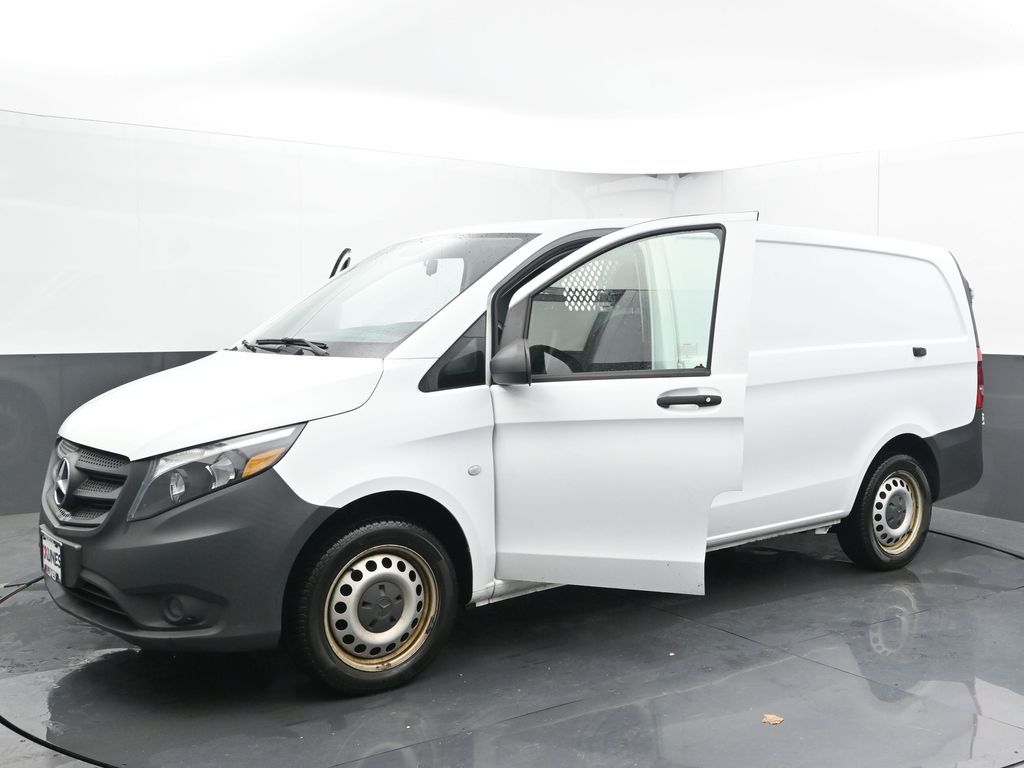 Vehicle image 6 of 58