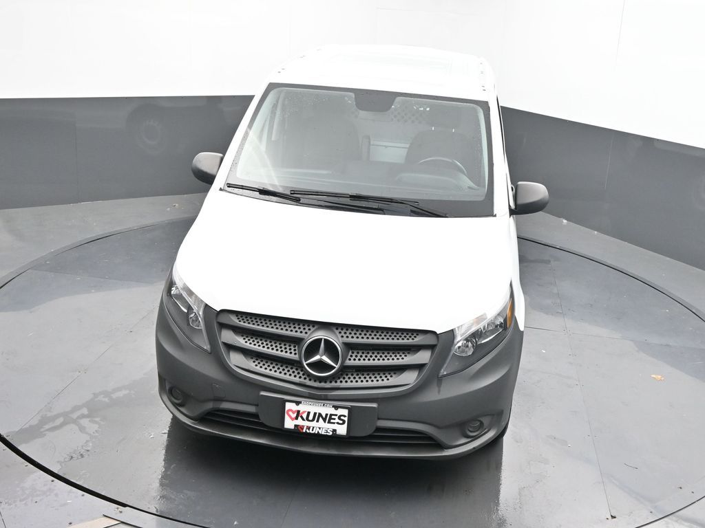 Vehicle image 9 of 58