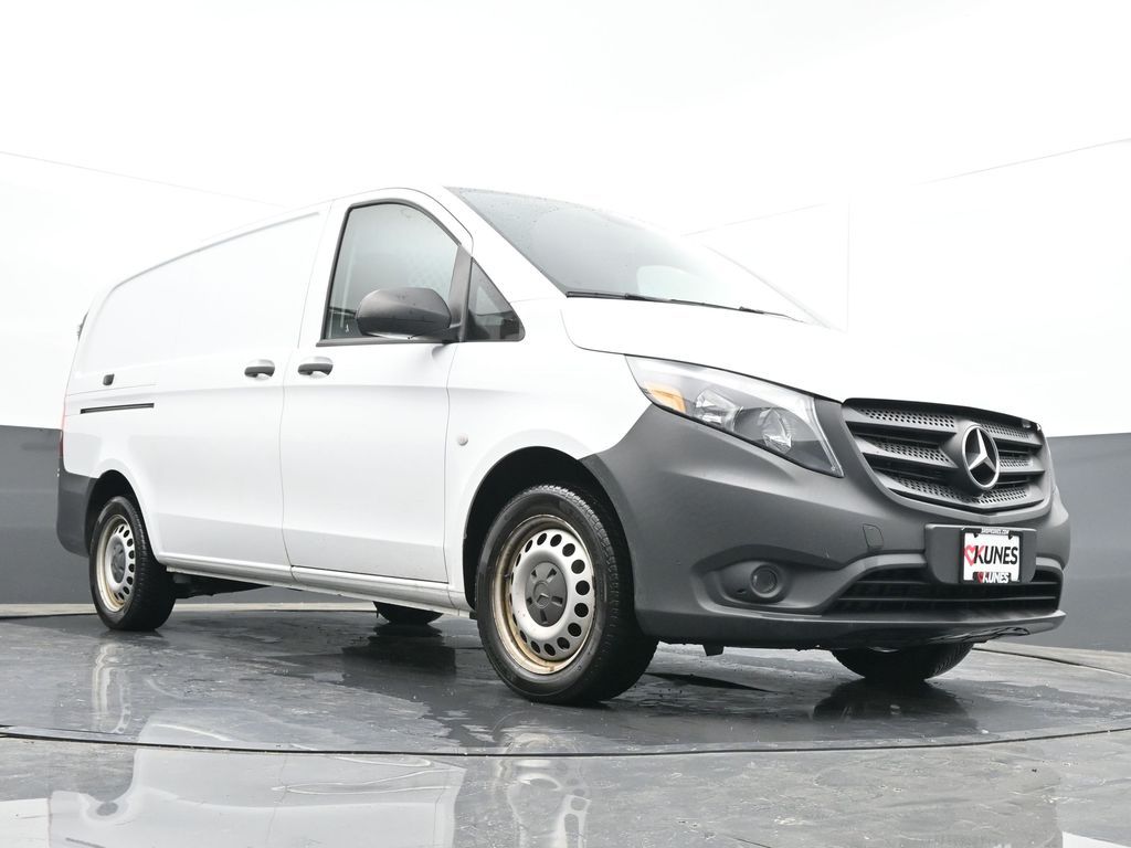 Vehicle image 19 of 58