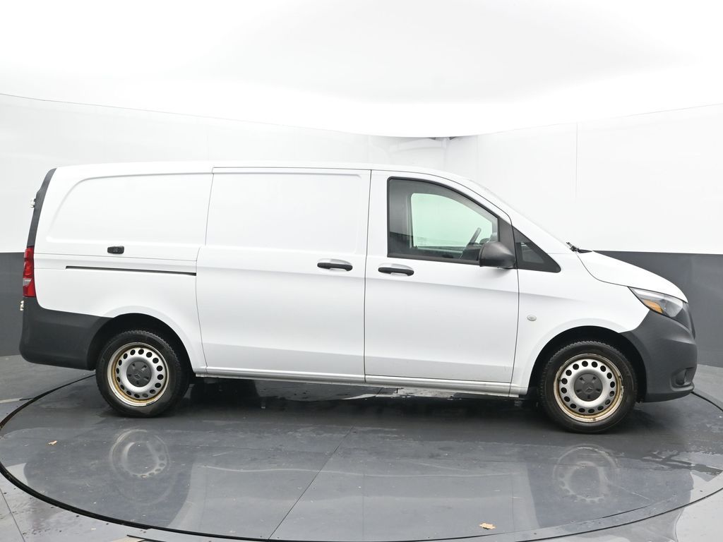 Vehicle image 23 of 58