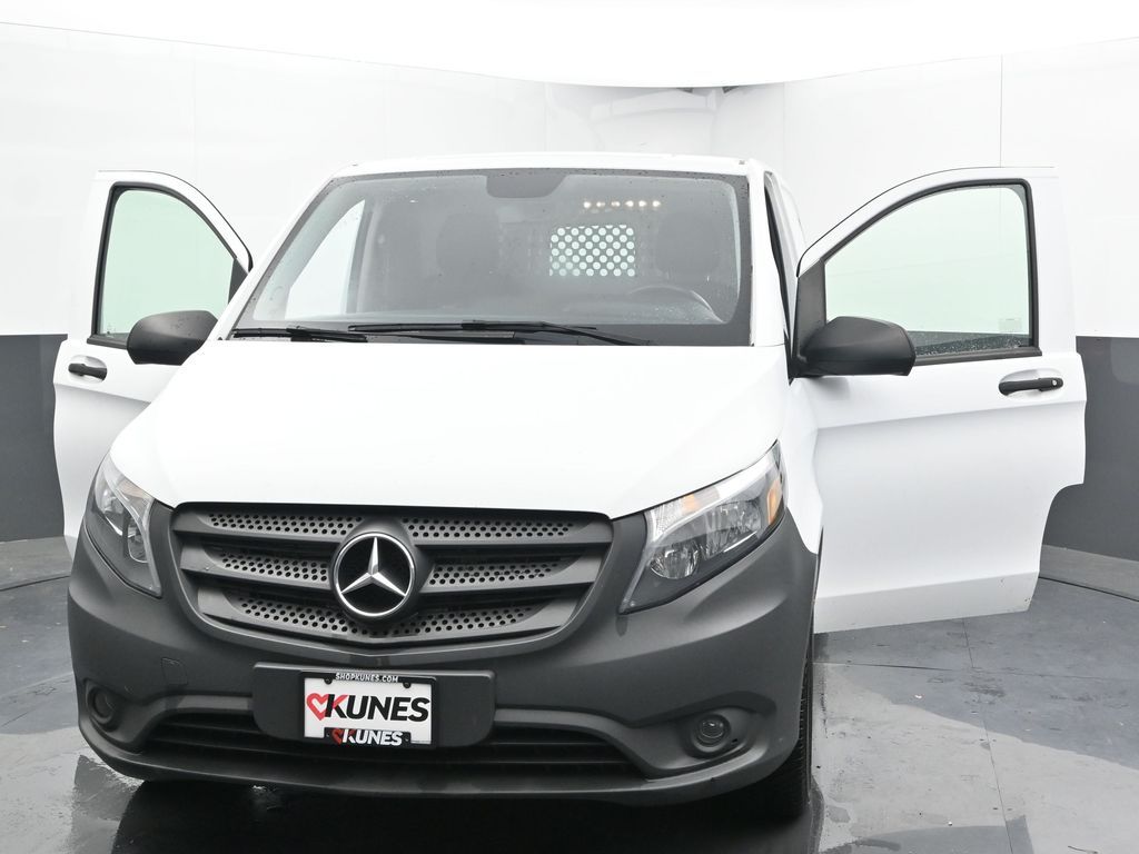 Vehicle image 10 of 58