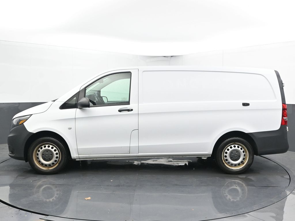 Vehicle image 39 of 58