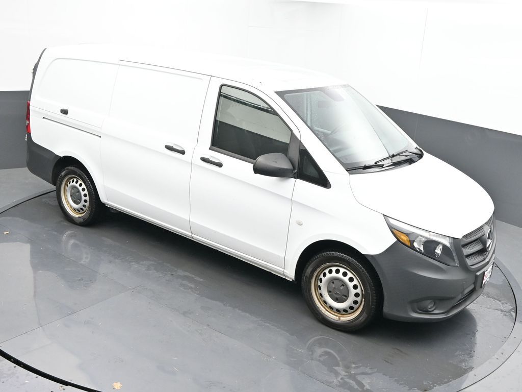 Vehicle image 18 of 58