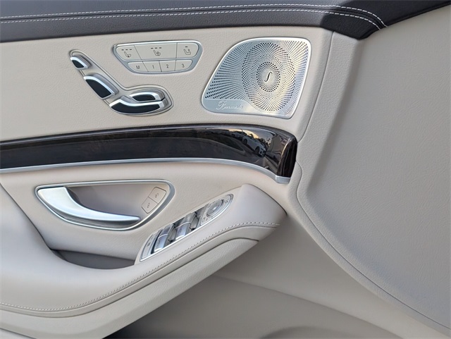 Vehicle image 22 of 27